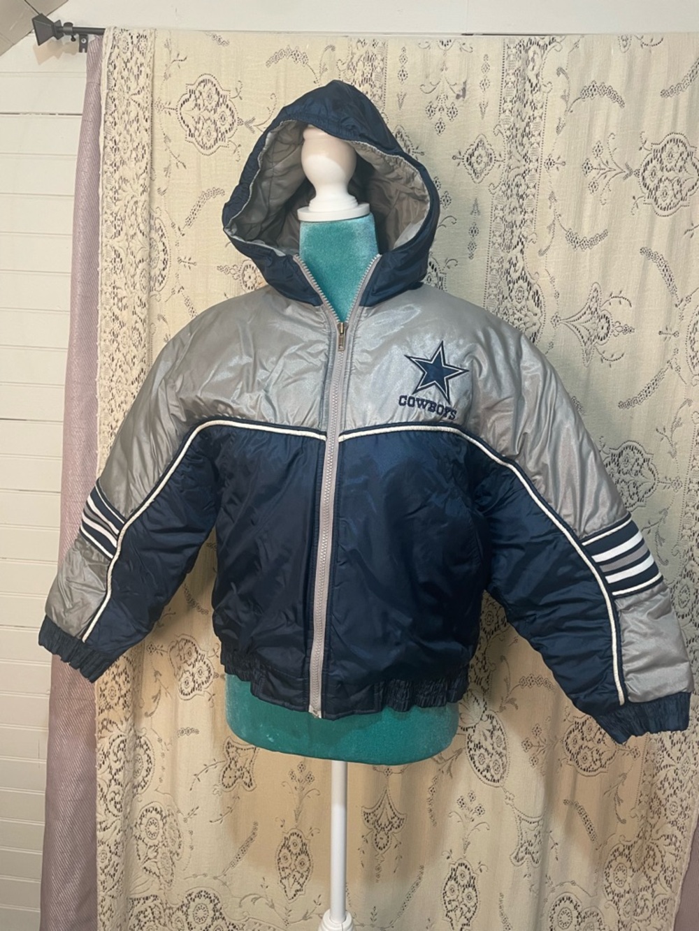 Game day: Dallas Cowboys Kids Navy and Silver Hooded Puffer Jacket